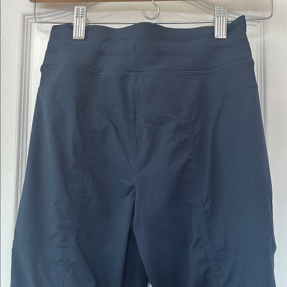 Lululemon Dance Studio Mid-Rise Pant
Regular - True Navy - Picture 8 of 8